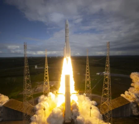 ariane_6_defies_gravity_in_breathtaking_first_flight_article_1 ariane_6_defies_gravity_in_breathtaking_first_flight_article_1